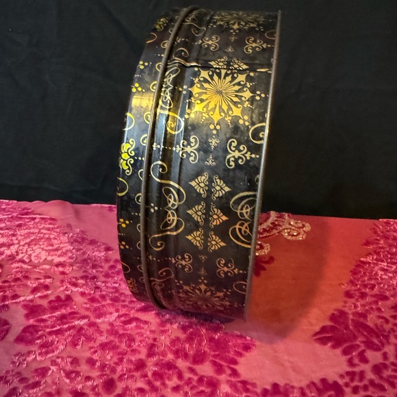 Round Vintage Tin 1950's - Picture 4 of 5